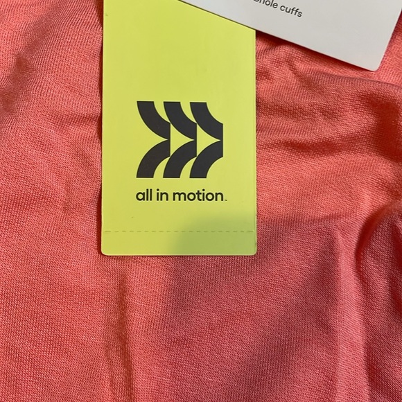 Cute all in motion brand new with the tags - Picture 2 of 3